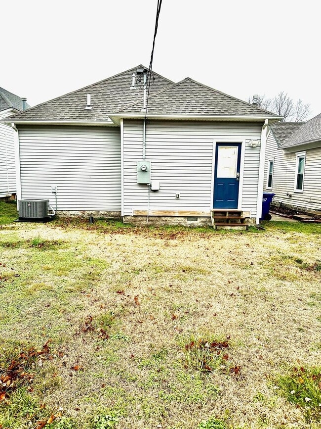 Building Photo - Beautiful, open floor plan , 3 bedroom, 2 ...