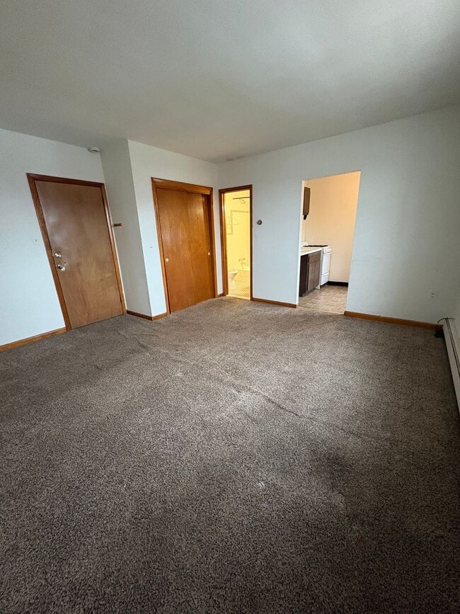 Building Photo - 50 W 7th Ave