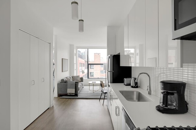 Photo - 338 S Halsted St Apartment