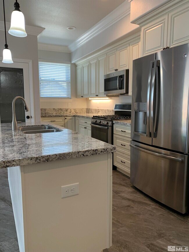 Foto del edificio - 688 Anderson St