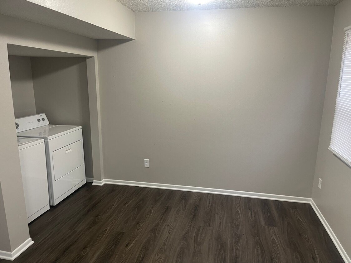 Foto principal - 1624 Pleasant View Dr