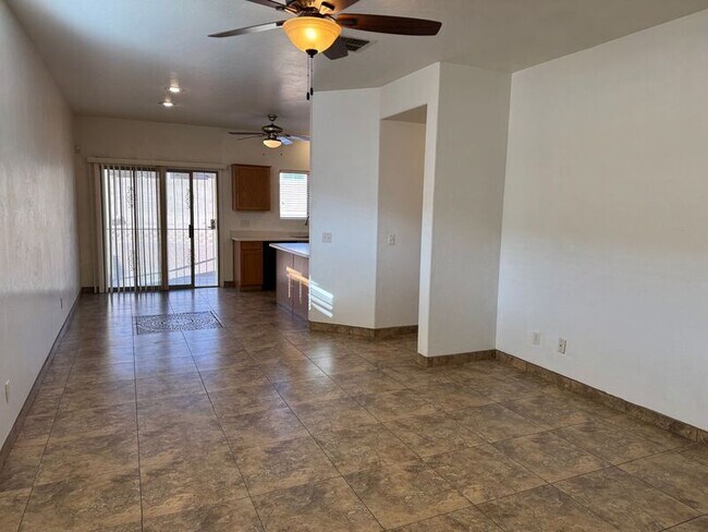 Foto del edificio - 1892 W Alder Grove Dr