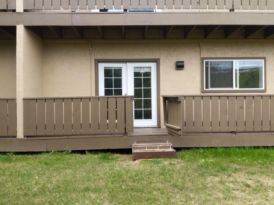 228 Woodridge St, Fairbanks, AK 99709 Townhome Rentals in Fairbanks