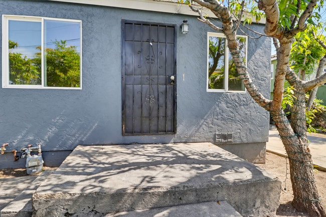 Building Photo - 851 33rd St