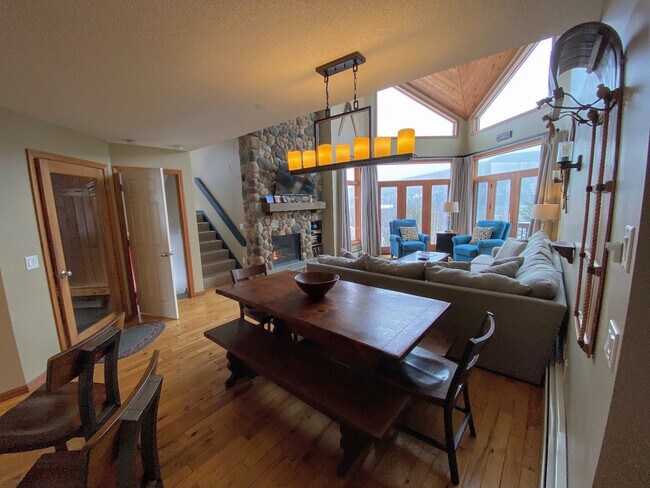 Foto del edificio - 287 Crawford Ridge Rd