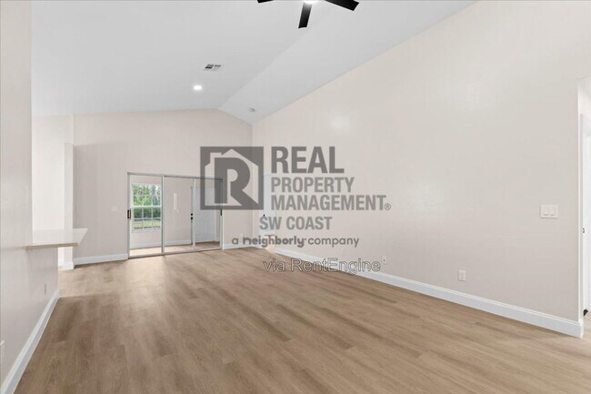 Building Photo - 3358 Sabal Springs Blvd