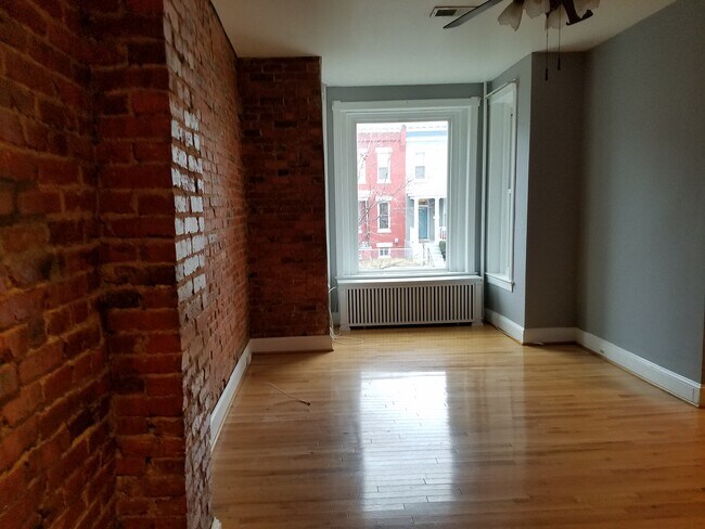 Building Photo - 1237 E St NE