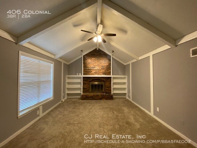 Building Photo - 406 NE Colonial Ct