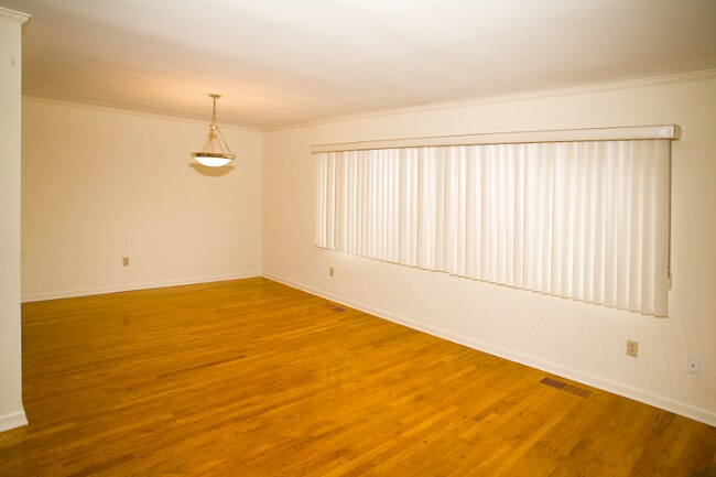 Building Photo - 3351 Warrensville Center Rd