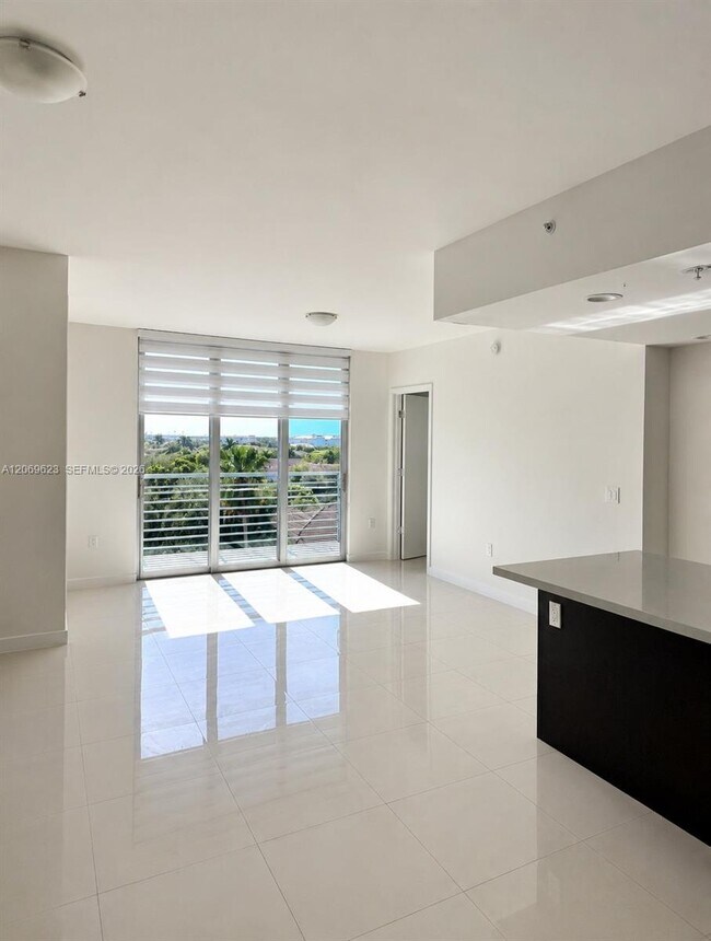 Foto del edificio - 7875 NW 107th Ave