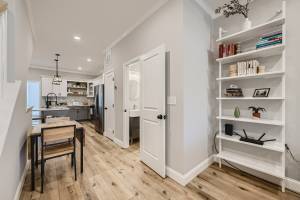 Foto del edificio - 4332 Falls Rd