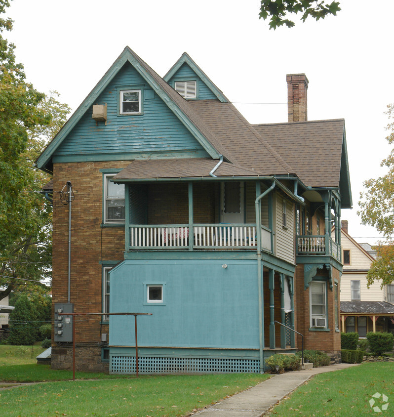 Building Photo - 110 Mccarty St