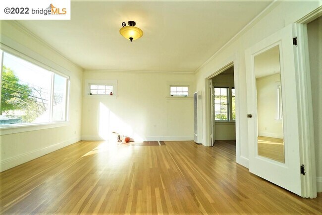 Foto del edificio - 1903 Harmon St