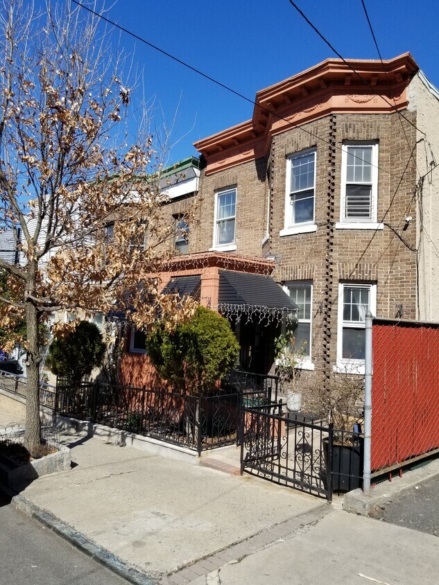 1110 27th St, North Bergen, NJ 07047 1110 27th St North Bergen, NJ