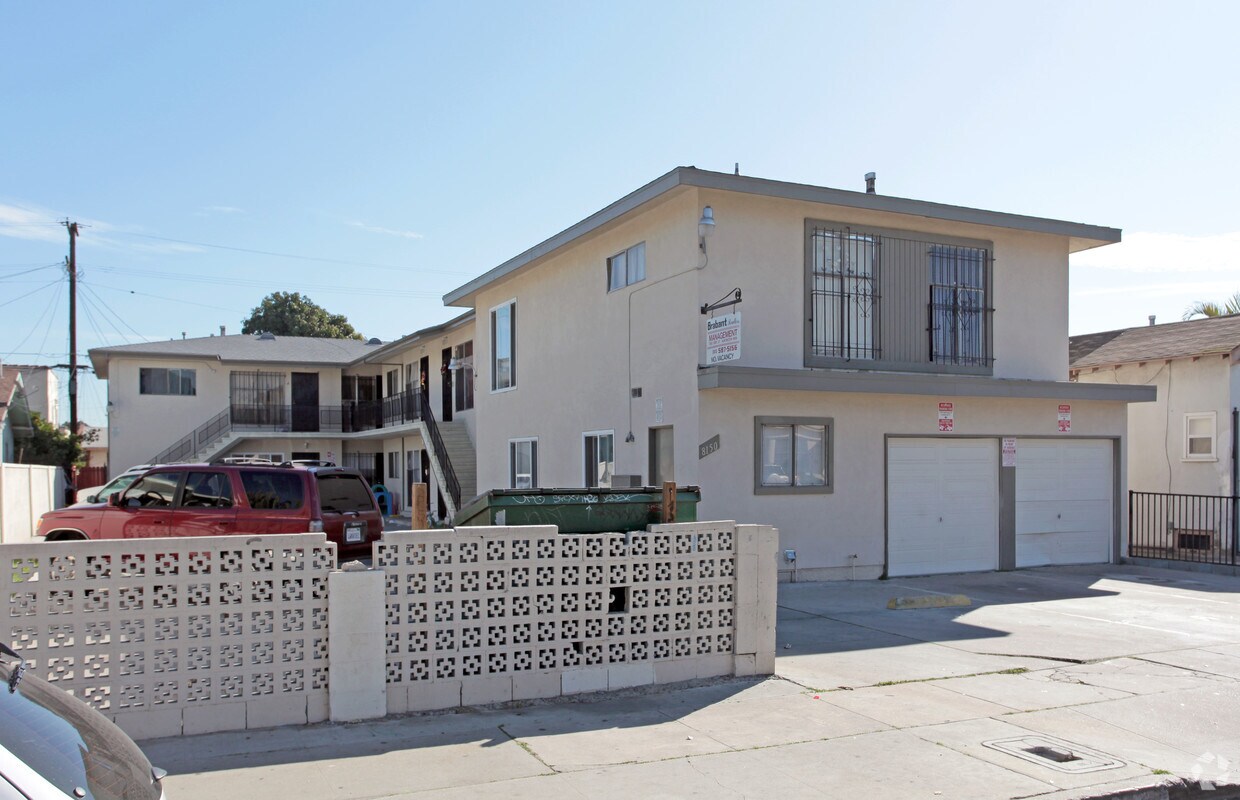 Foto principal - 8150 Commercial Pl