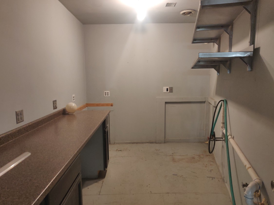 Primary Photo - 1608 W 39th St
