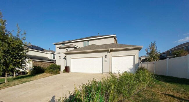 Building Photo - 11017 Zoeller Dr