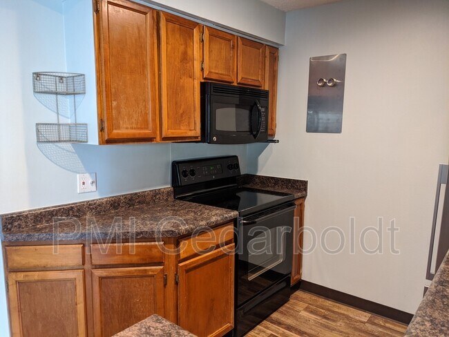 Building Photo - 13761 E Lehigh Ave