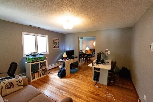 Building Photo - 3 br, 1.5 bath House - 1327 6th Street Nor...