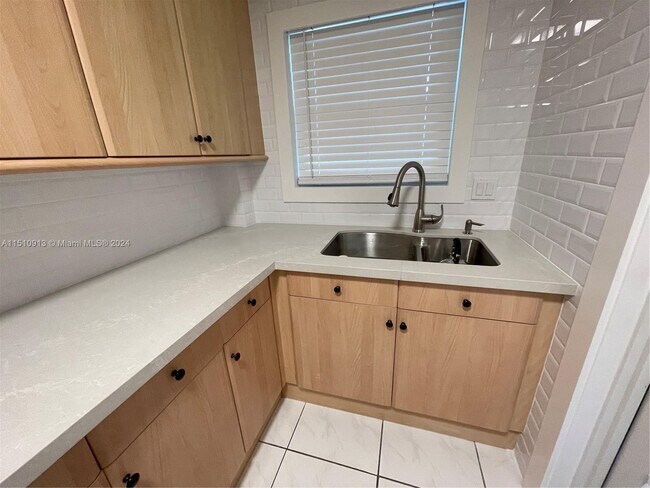 Foto del edificio - 541 Blue Heron Dr