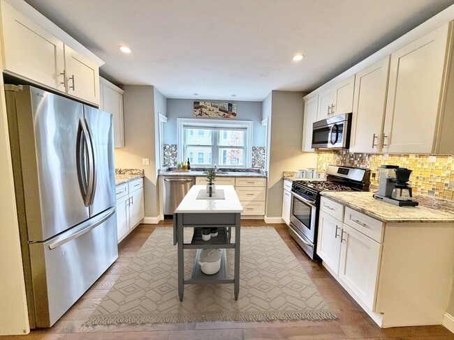 Building Photo - 266 Lexington St