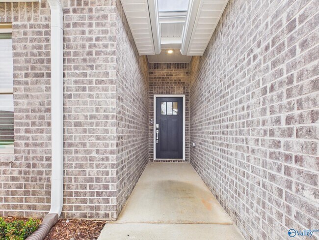Building Photo - 17993 Longleaf Dr