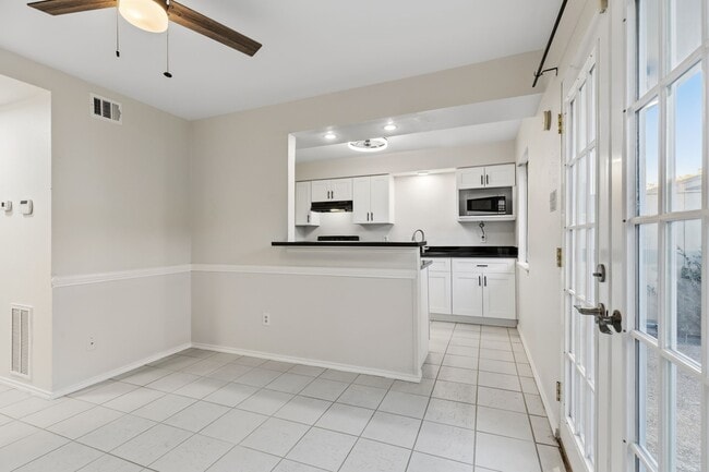 Building Photo - 6422 Burgoyne Dr.