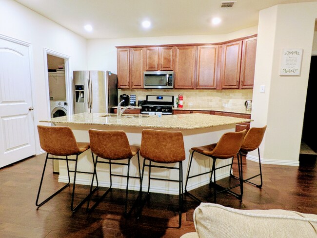 Foto del edificio - 2029 Rosebury Ln
