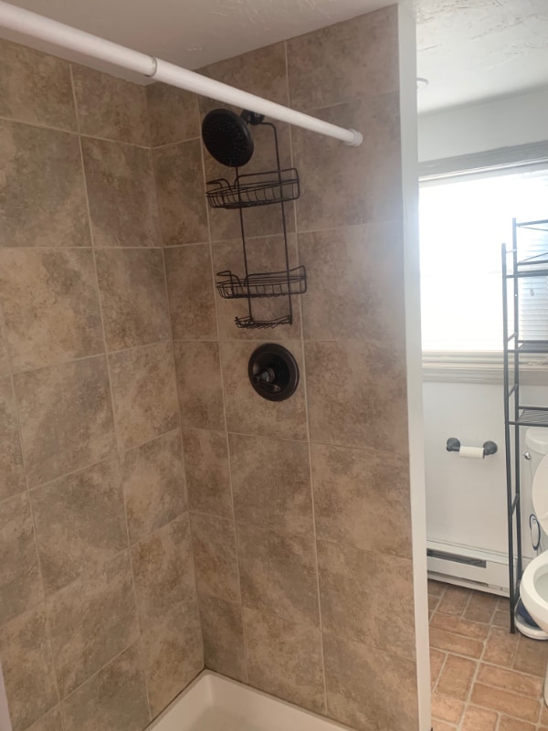 Building Photo - 176 Main St