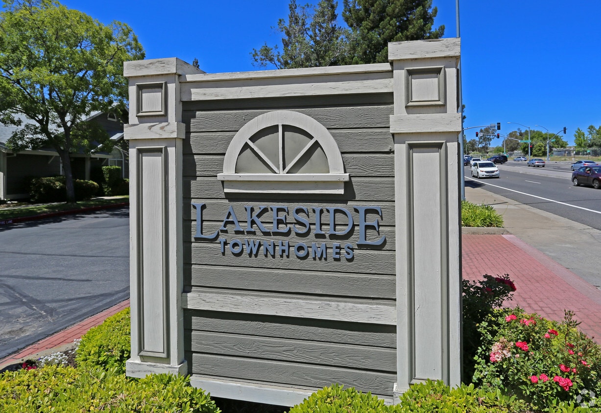 Lakeside Townhomes Folsom, CA