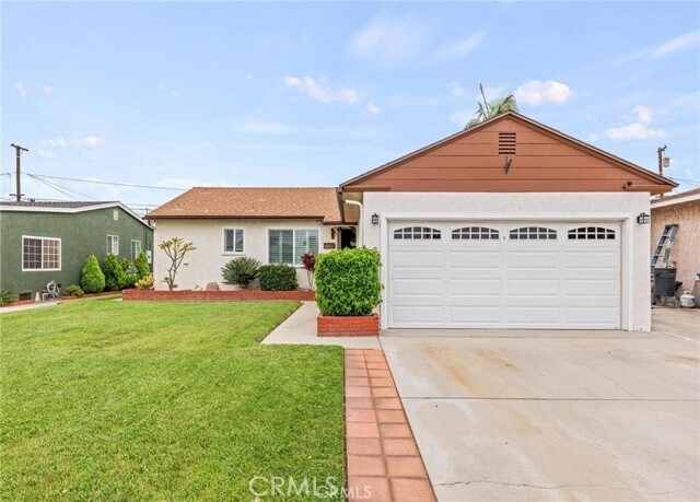 Foto principal - 5709 Carfax Ave