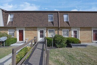 Building Photo - 5696 Beechcroft Rd