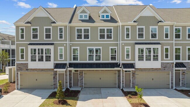 Building Photo - 2557 Pete Dye Dr