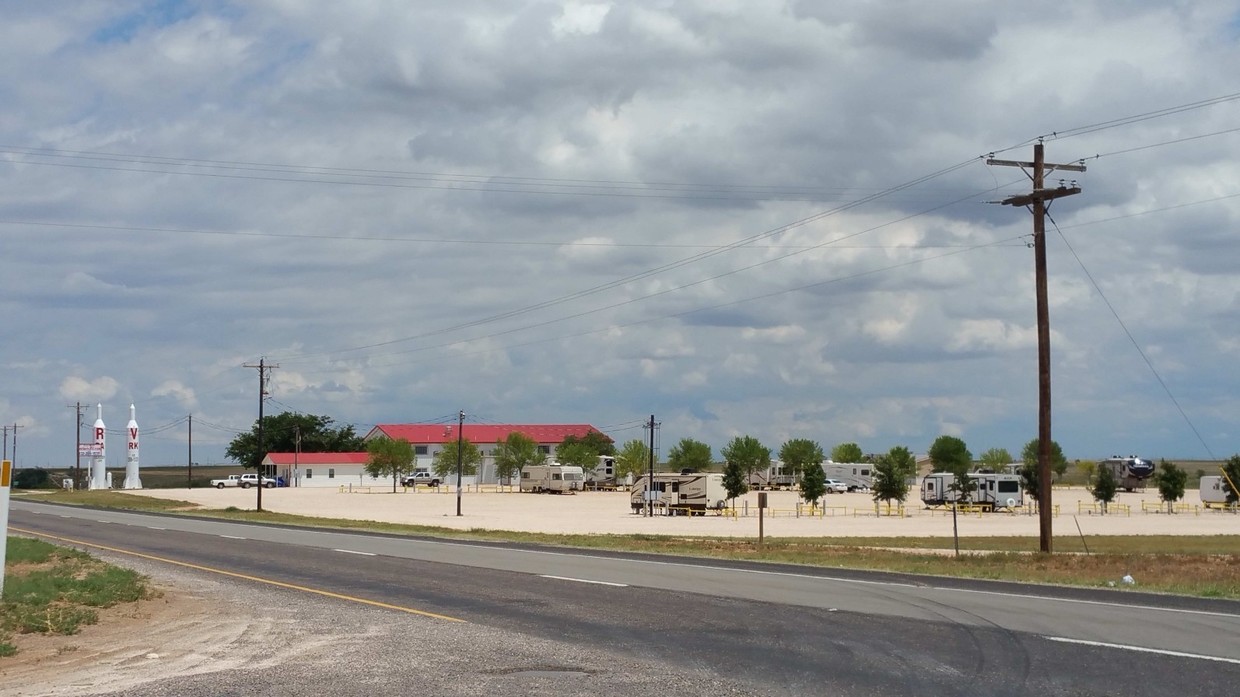 Primary Photo - RV Park & Convenience Store - Restaurant