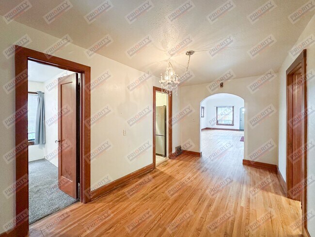 Foto del edificio - 3 bedroom, 2 bath single-family home