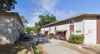 Building Photo - 1106 S Joplin St