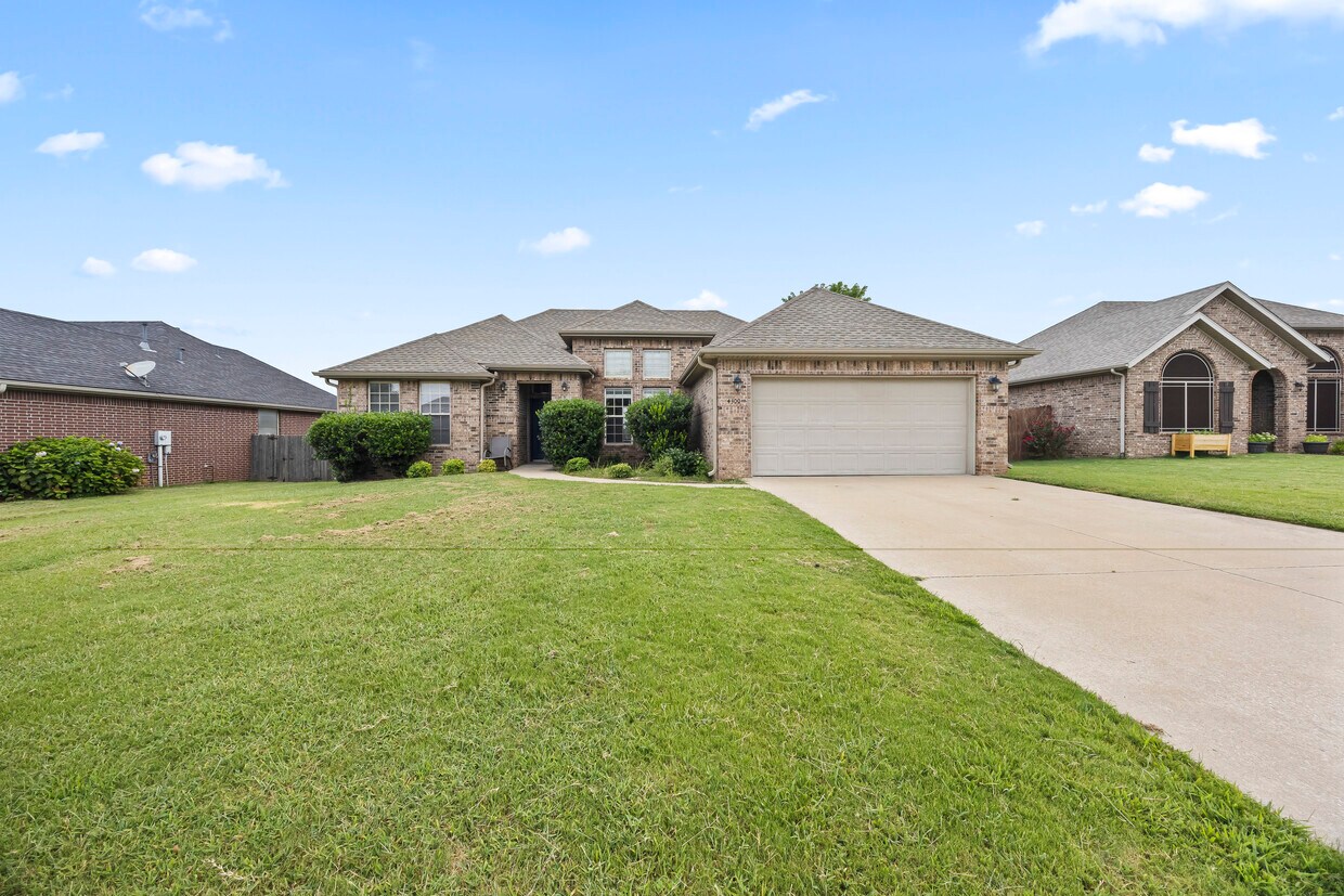 Foto principal - 4300 SW Brownstone Ave