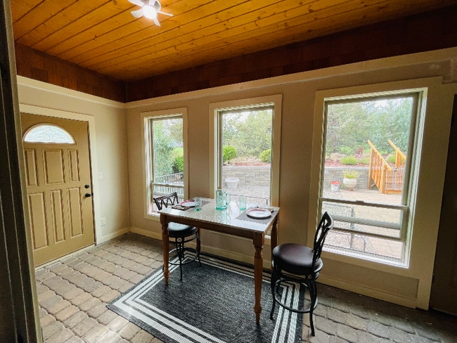 Building Photo - 1485 Murrelet Dr