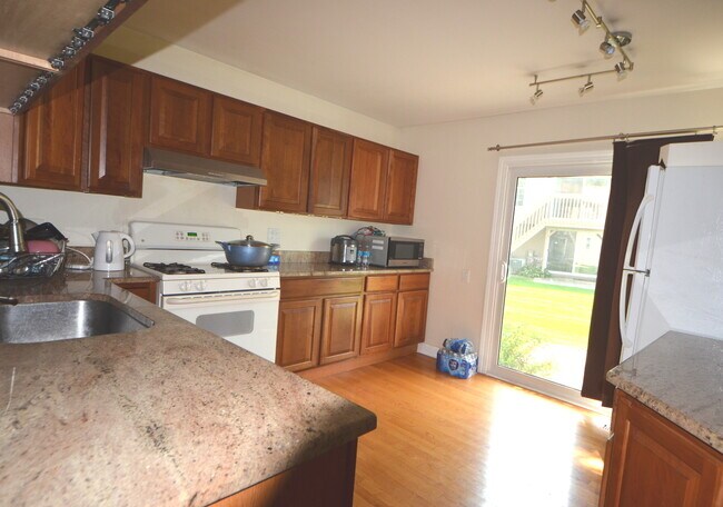 Building Photo - 1455 Garnet Cir