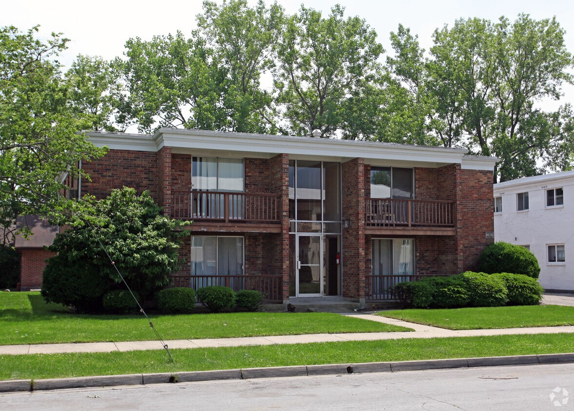 Building Photo - Symonds Manor