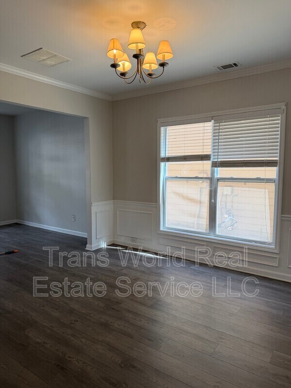 Foto del edificio - 2363 Jasmine Glen Dr