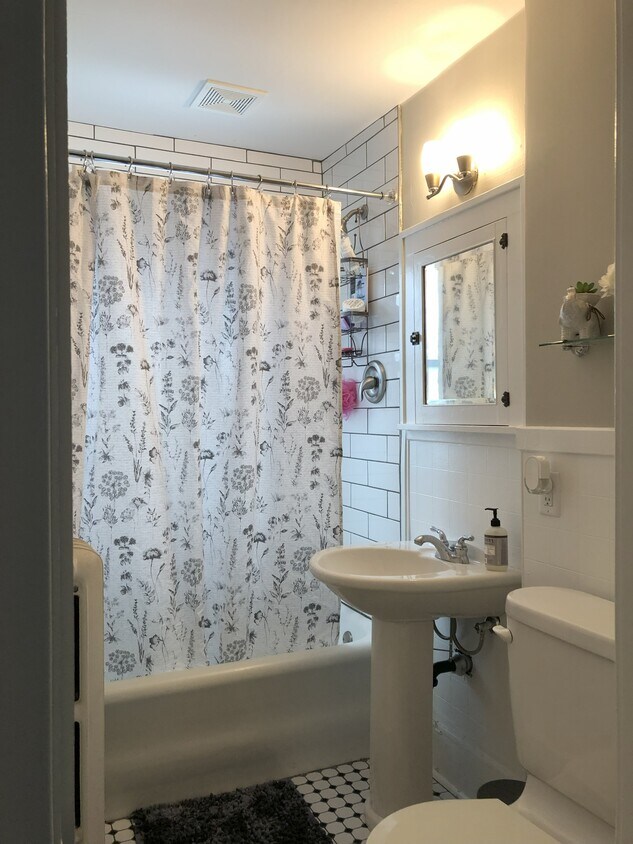 Foto principal - 1653 Randolph Ave