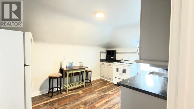 Building Photo - 826 Michigan Ave