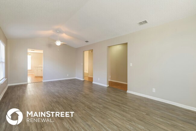 Foto del edificio - 5956 Wentworth Cir S