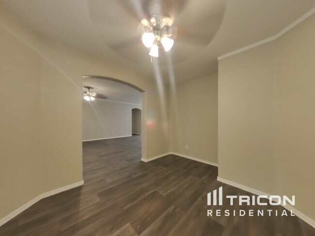 Foto del edificio - 44305 W McClelland Dr