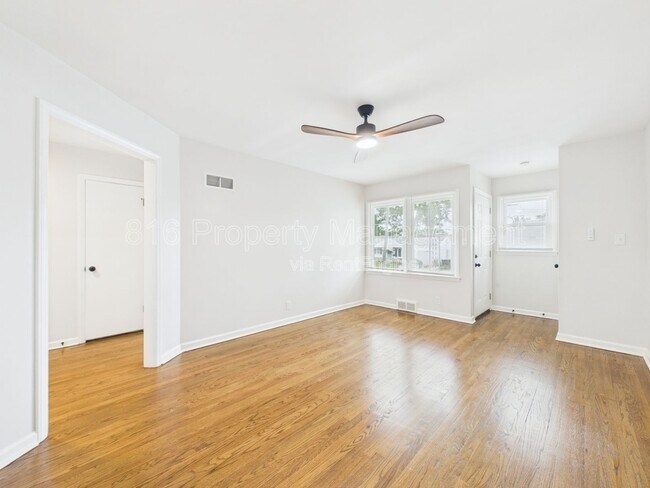 Foto del edificio - 4279 E 60 Terrace