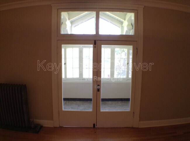 Photo - 1408 N Elizabeth St Apartment