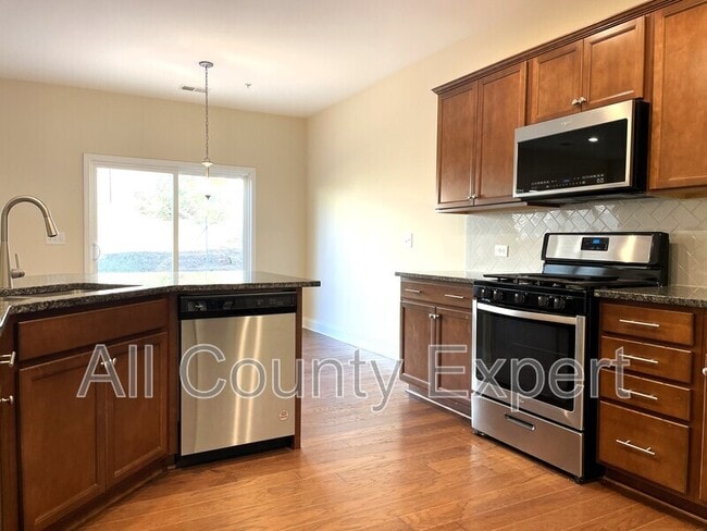 Building Photo - 502 Cooper Ln