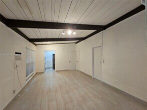 Building Photo - 227 SE 1st St