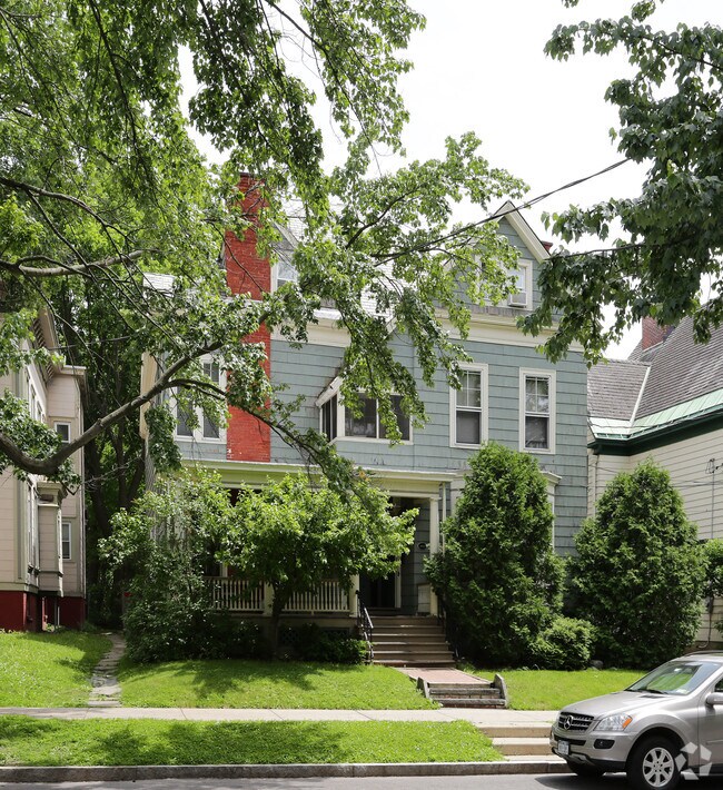 Building Photo - 108 S Lake Ave